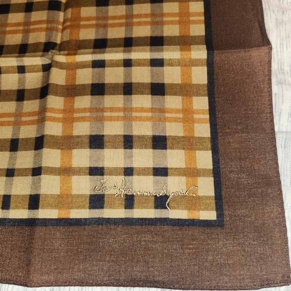 Hennessy COGNAC original Handkerchief 3pcs colors Wine,Beige,Brown Brandnew - Picture 6 of 9